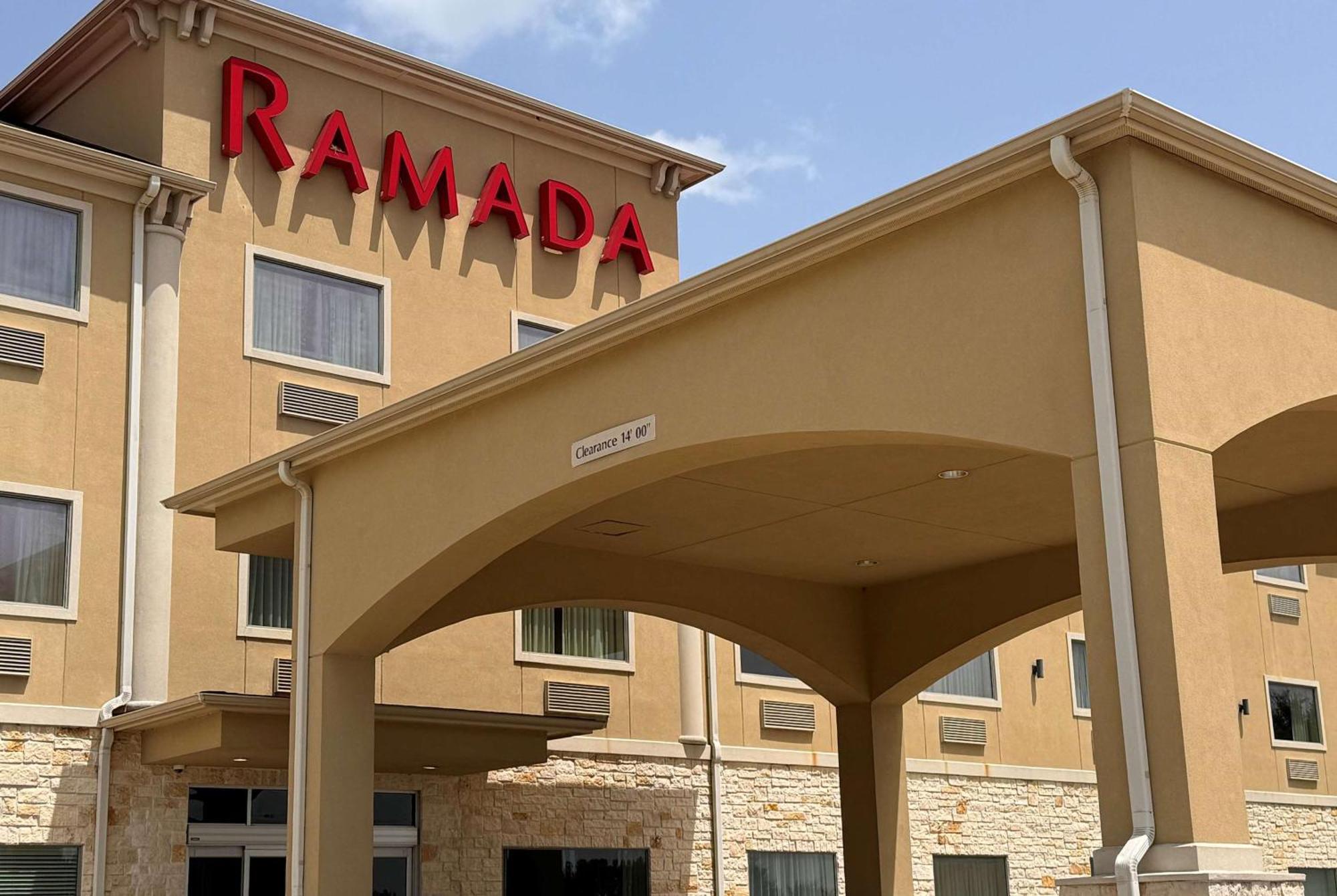 Ramada By Wyndham Hotel College Station