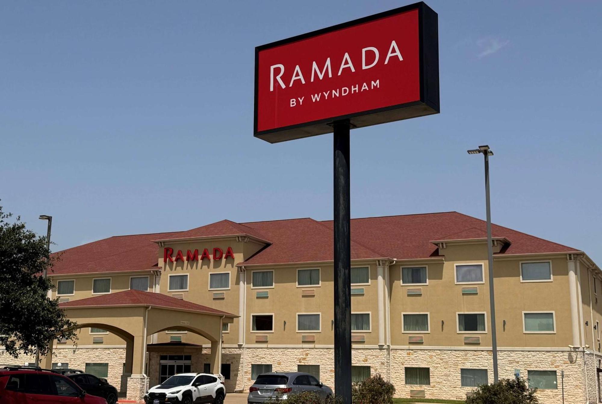 Ramada By Wyndham 3*