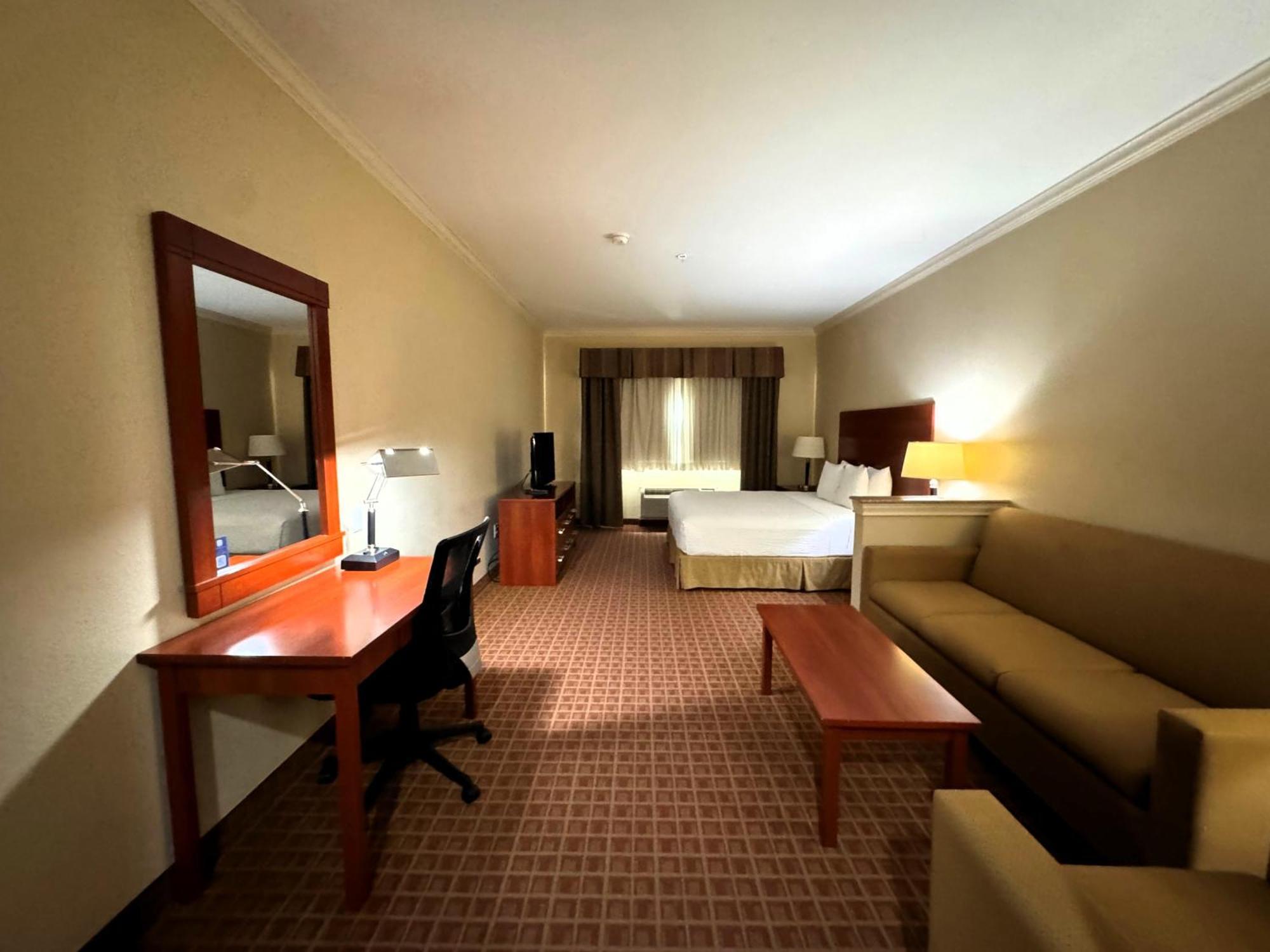 Hotel Ramada By Wyndham College Station