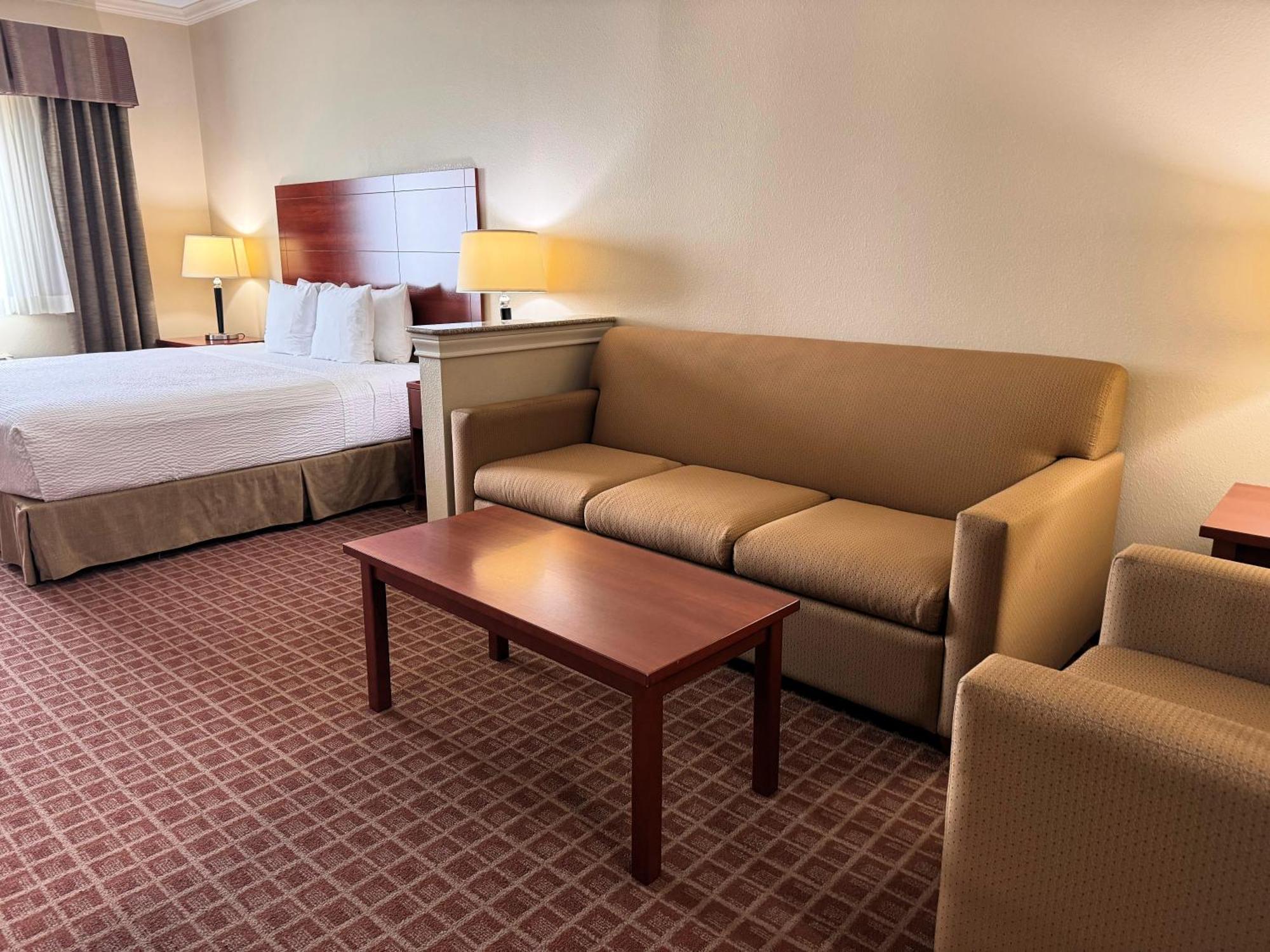 Hotel Ramada By Wyndham 3*