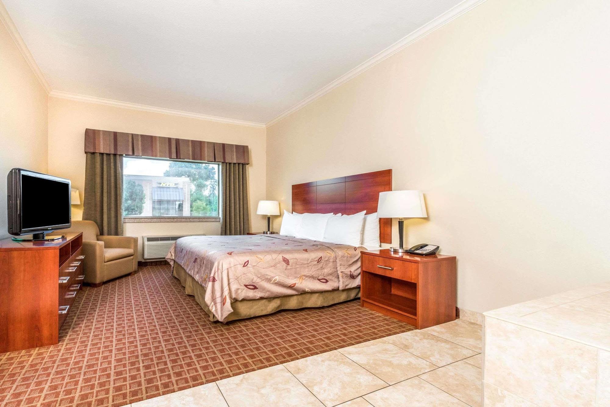 Hotel Ramada By Wyndham College Station