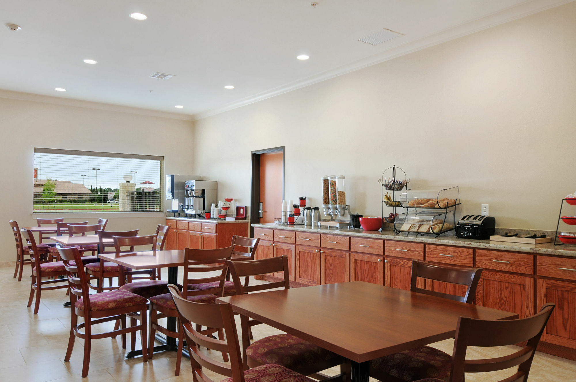 Ramada By Wyndham Hotel 3*