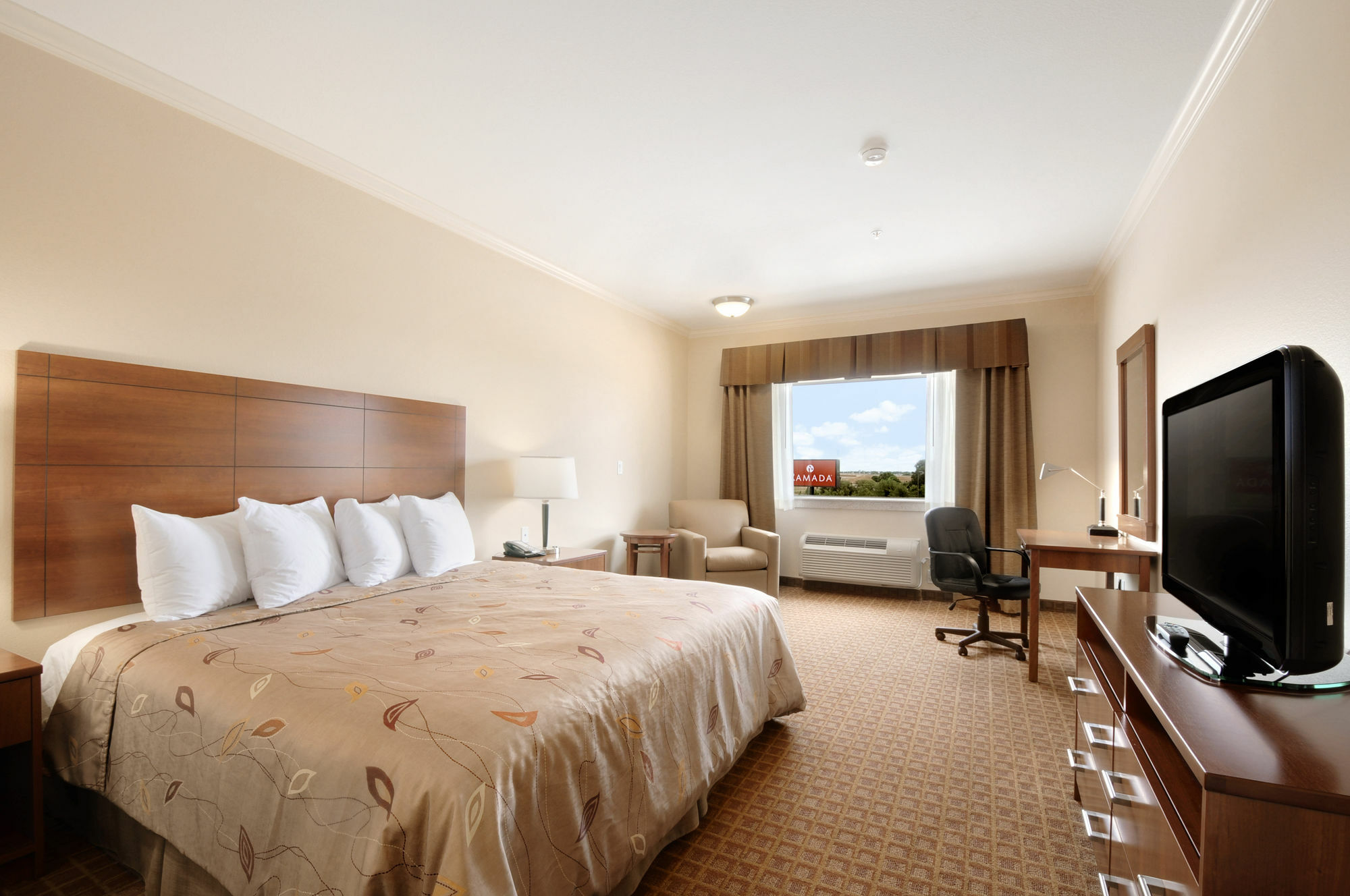 Ramada By Wyndham 3*