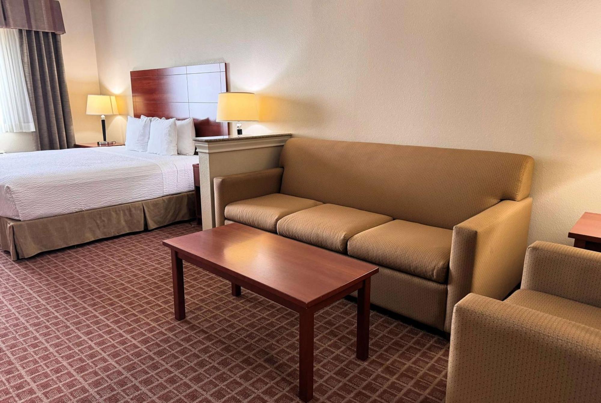 Ramada By Wyndham Hotel College Station